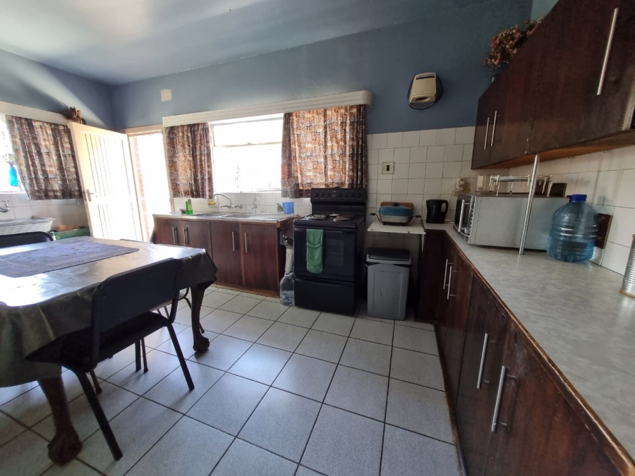 4 Bedroom Property for Sale in Generaal De Wet Free State